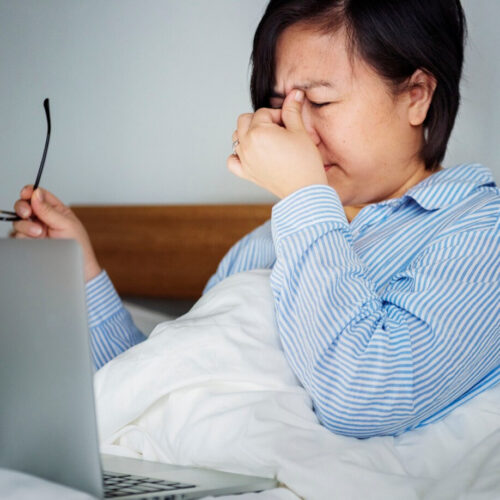 Blurred vision morning: Is it presbyopia or dry eyes? Korea doctor’s view