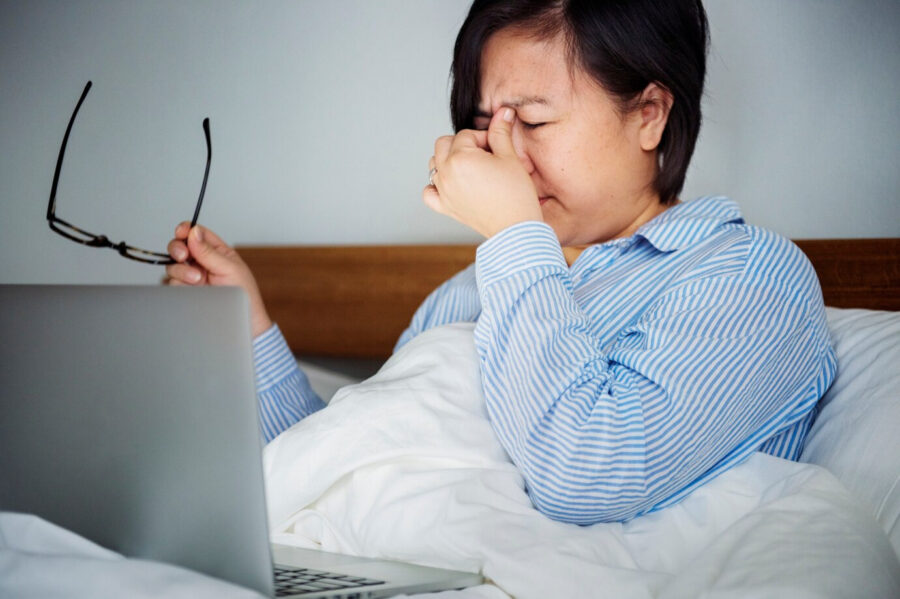 Blurred vision morning: Is it presbyopia or dry eyes? Korea doctor’s view